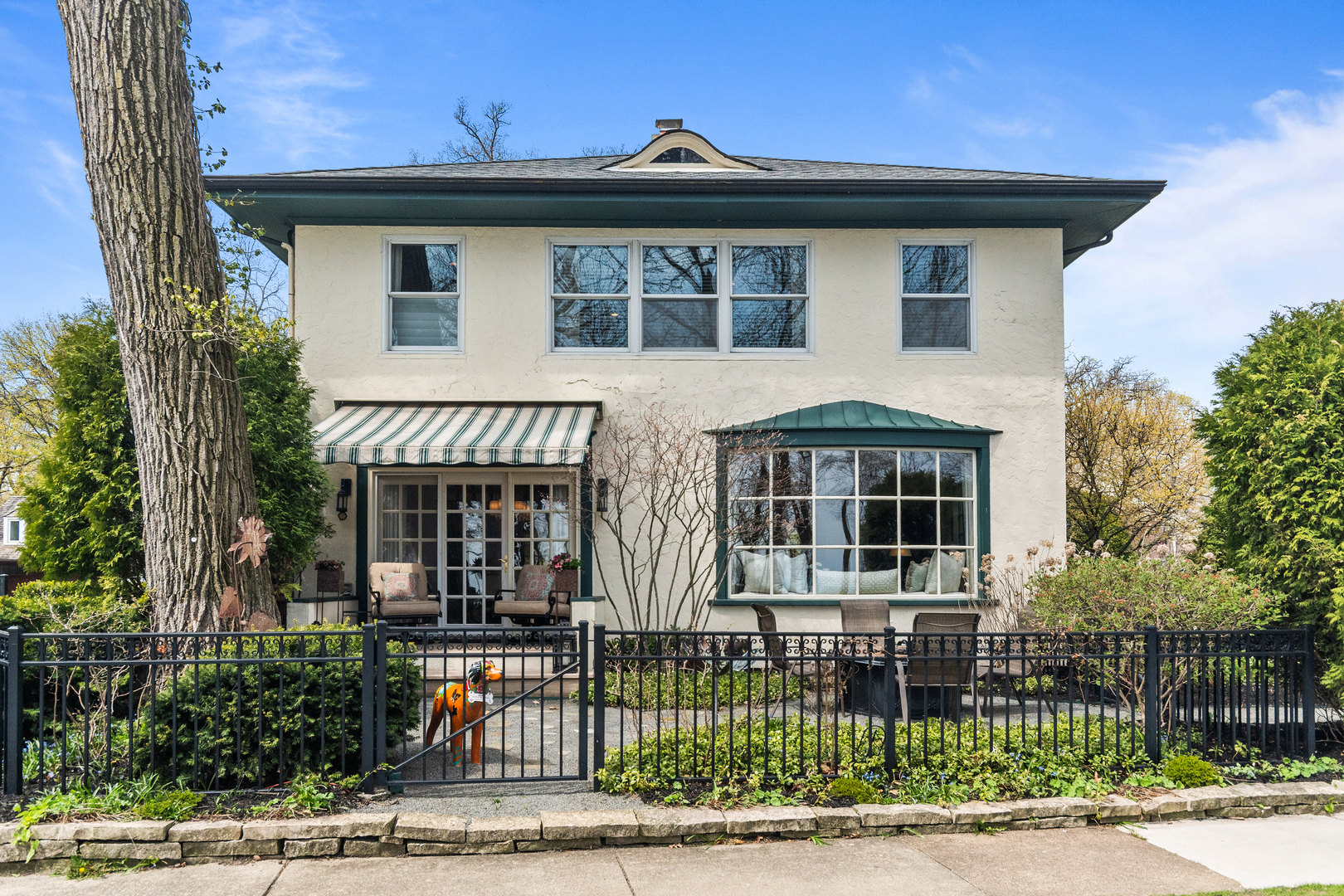 727 E CENTER Avenue
