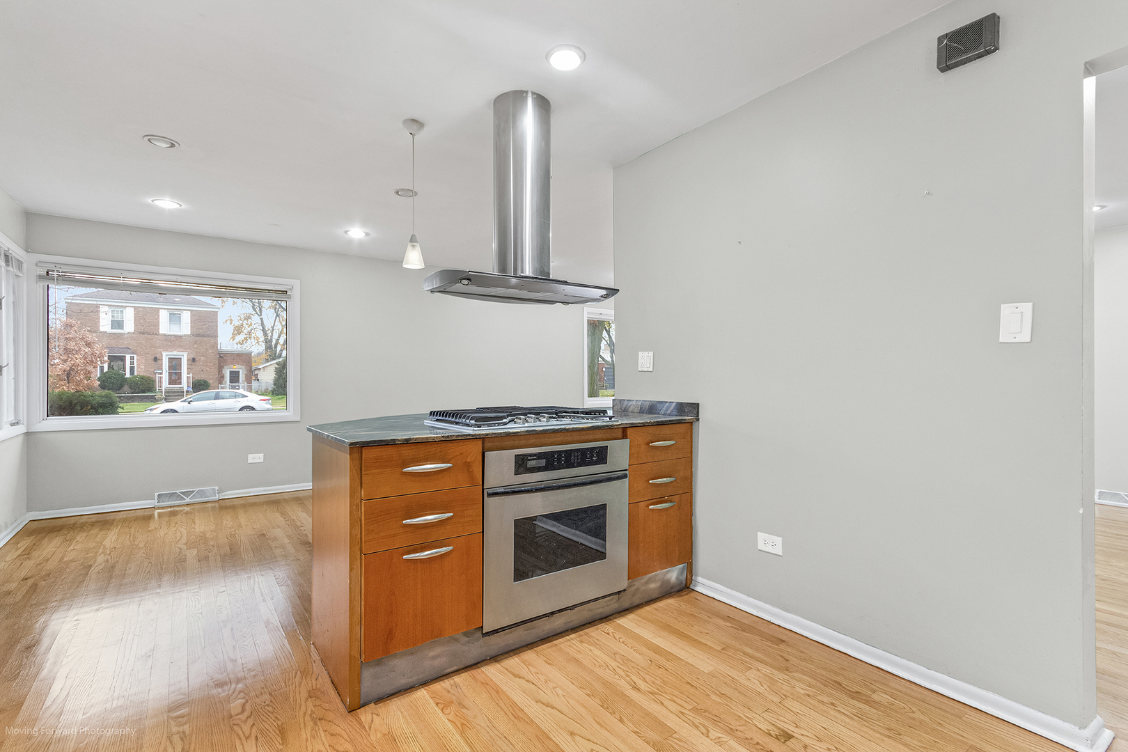 Niles, Illinois 60714, United States, 3 Bedrooms Bedrooms, ,2 BathroomsBathrooms,Residential,Active,252745