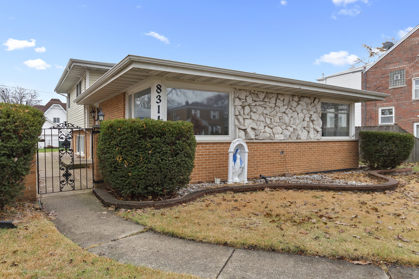 Niles, Illinois 60714, United States, 3 Bedrooms Bedrooms, ,2 BathroomsBathrooms,Residential,Active,252745