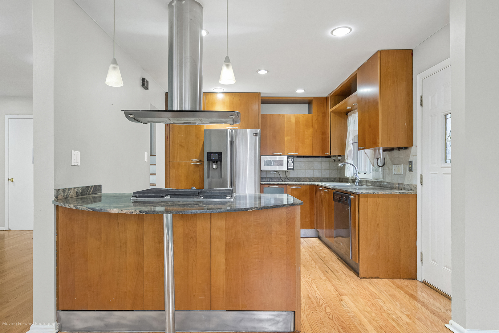 Niles, Illinois 60714, United States, 3 Bedrooms Bedrooms, ,2 BathroomsBathrooms,Residential,Active,252745