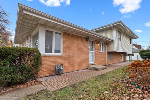 Tiny photo for 8311 N Olcott Avenue, Niles, IL 60714 (MLS # 12529503)