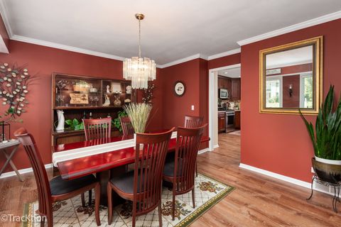 Tiny photo for 23061 N Apple Hill Lane, Lincolnshire, IL 60069 (MLS # 12449407)