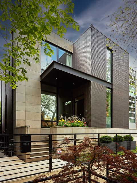 Photo of 2145 W Mclean Avenue, Chicago, IL 60647 (MLS # 12631888)