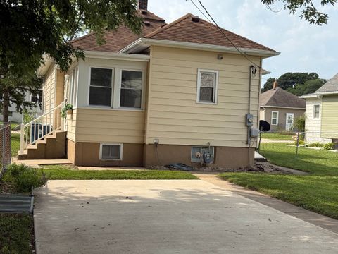 Tiny photo for 424 E 1st Street, Oglesby, IL 61348 (MLS # 12439842)