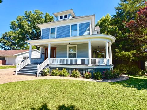 Photo of 540 E MAIN Street, Duquoin, IL 62832 (MLS # 12686284)