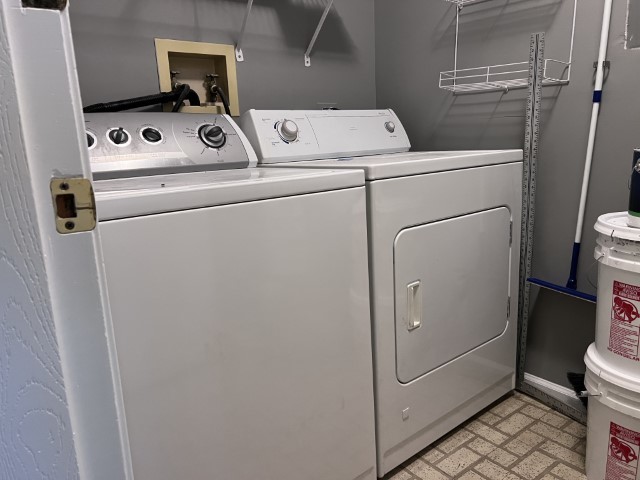 1201 WILLIAMSPORT Drive 2