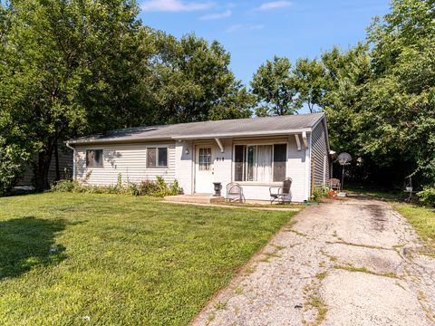 Photo of 218 Bedford Road, Bolingbrook, IL 60440 (MLS # 12421211)