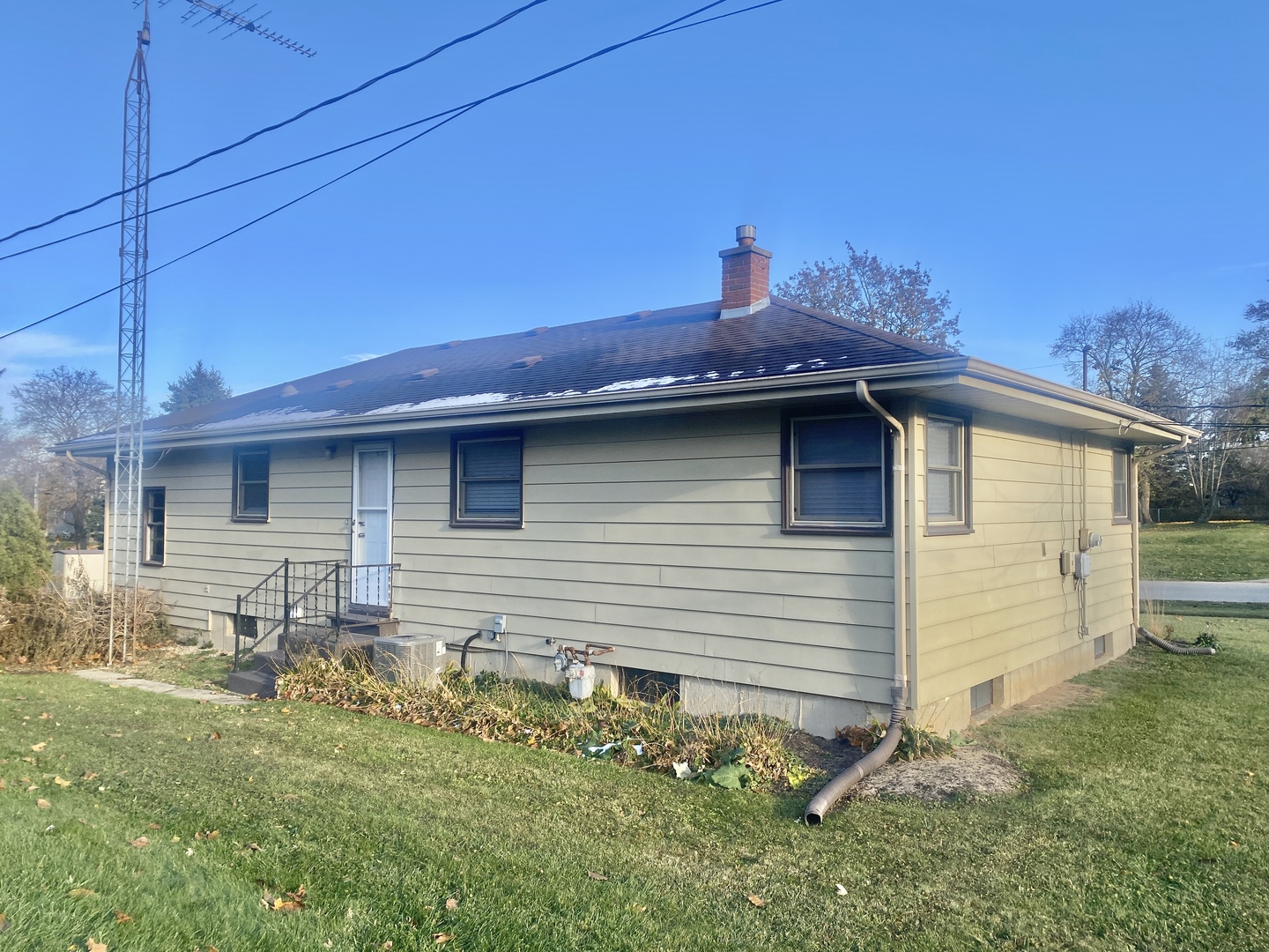 Woodstock, Illinois 60098, United States, 3 Bedrooms Bedrooms, ,1 BathroomBathrooms,Residential,Active,242547