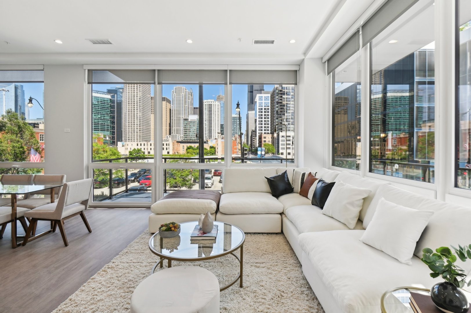 812 W Adams Street 415