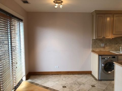 Tiny photo for 725 W Huntington Commons Road #401, Mount Prospect, IL 60056 (MLS # 12573276)