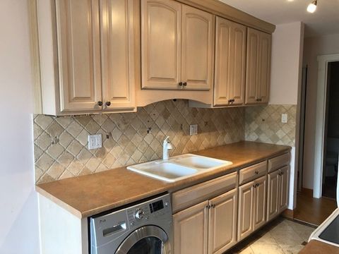 Tiny photo for 725 W Huntington Commons Road #401, Mount Prospect, IL 60056 (MLS # 12573276)