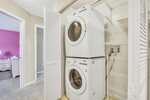 Tiny photo for 586 Harvard Court, Lindenhurst, IL 60046 (MLS # 12482629)