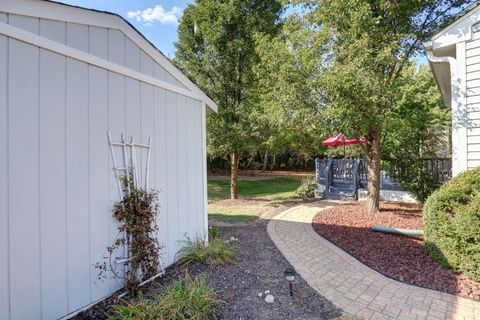 Tiny photo for 586 Harvard Court, Lindenhurst, IL 60046 (MLS # 12482629)