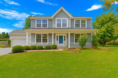 Photo of 586 Harvard Court, Lindenhurst, IL 60046 (MLS # 12482629)