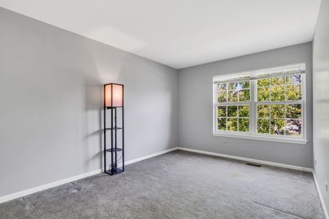 Tiny photo for 586 Harvard Court, Lindenhurst, IL 60046 (MLS # 12482629)