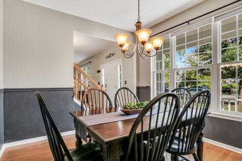 Tiny photo for 586 Harvard Court, Lindenhurst, IL 60046 (MLS # 12482629)