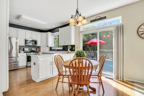 Tiny photo for 586 Harvard Court, Lindenhurst, IL 60046 (MLS # 12482629)