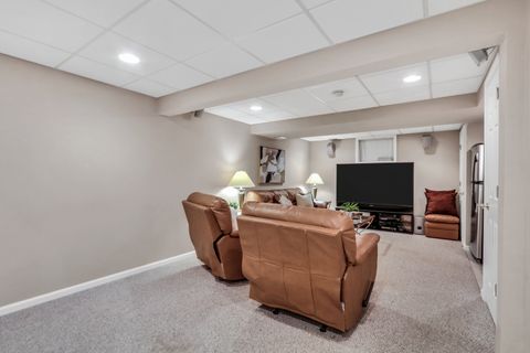 Tiny photo for 586 Harvard Court, Lindenhurst, IL 60046 (MLS # 12482629)