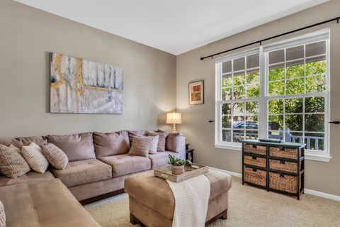 Tiny photo for 586 Harvard Court, Lindenhurst, IL 60046 (MLS # 12482629)