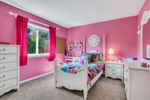 Tiny photo for 586 Harvard Court, Lindenhurst, IL 60046 (MLS # 12482629)