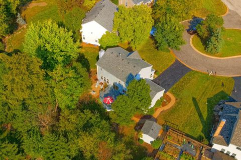 Tiny photo for 586 Harvard Court, Lindenhurst, IL 60046 (MLS # 12482629)