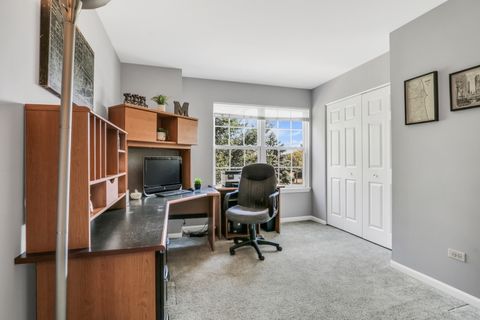 Tiny photo for 586 Harvard Court, Lindenhurst, IL 60046 (MLS # 12482629)