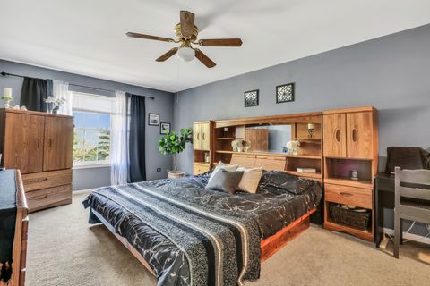 Tiny photo for 586 Harvard Court, Lindenhurst, IL 60046 (MLS # 12482629)