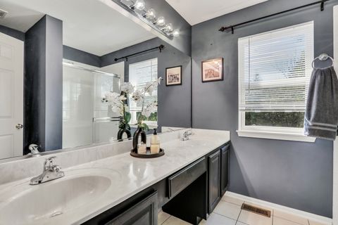 Tiny photo for 586 Harvard Court, Lindenhurst, IL 60046 (MLS # 12482629)