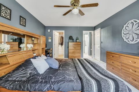 Tiny photo for 586 Harvard Court, Lindenhurst, IL 60046 (MLS # 12482629)