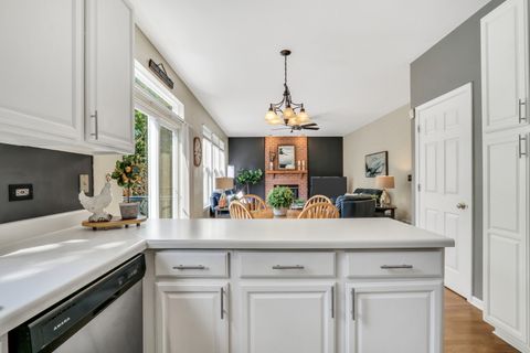 Tiny photo for 586 Harvard Court, Lindenhurst, IL 60046 (MLS # 12482629)