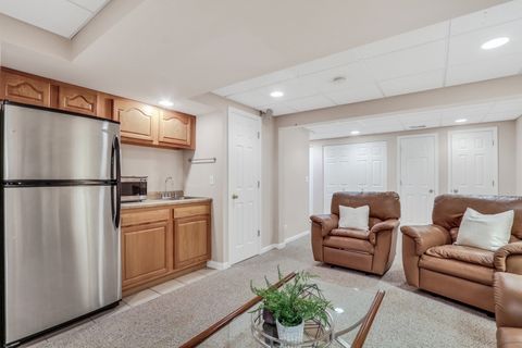 Tiny photo for 586 Harvard Court, Lindenhurst, IL 60046 (MLS # 12482629)