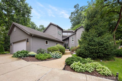 Photo of 915 Knollwood Lane, West Chicago, IL 60185 (MLS # 12755763)