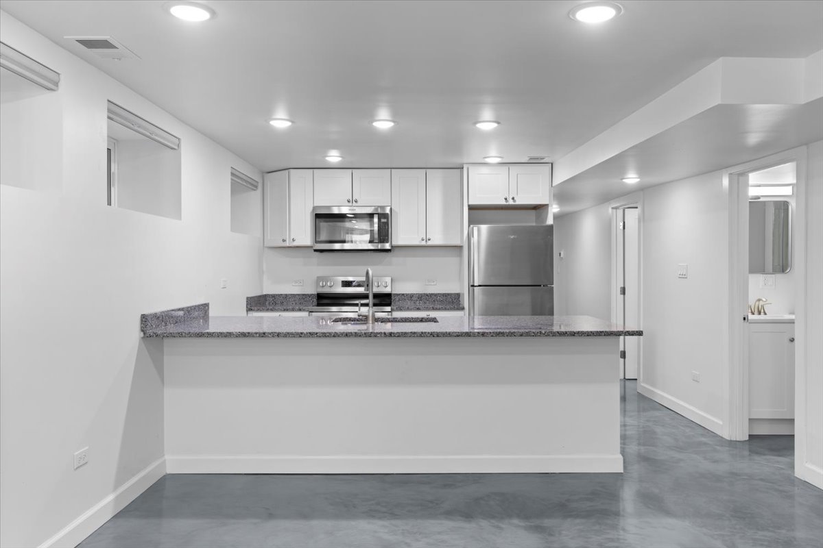 722 S Laflin Street G