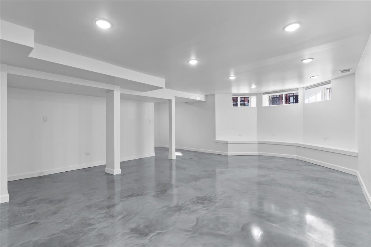 722 S Laflin Street G