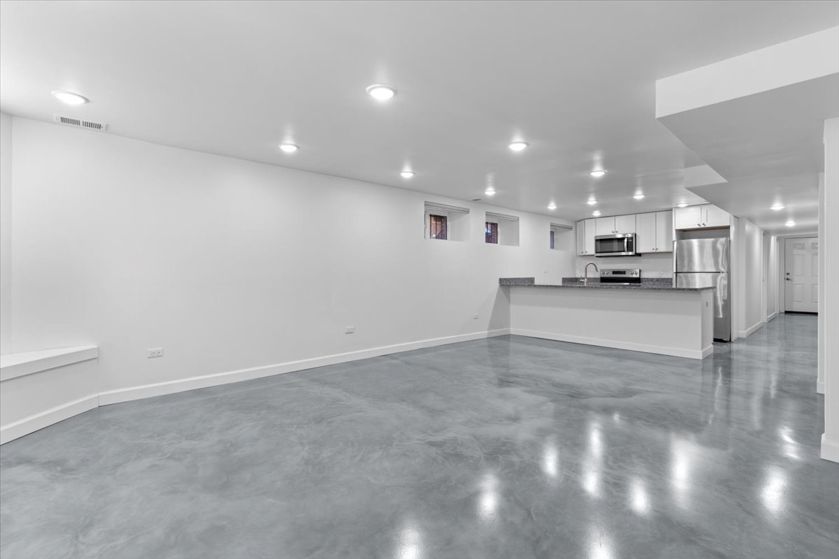 722 S Laflin Street G