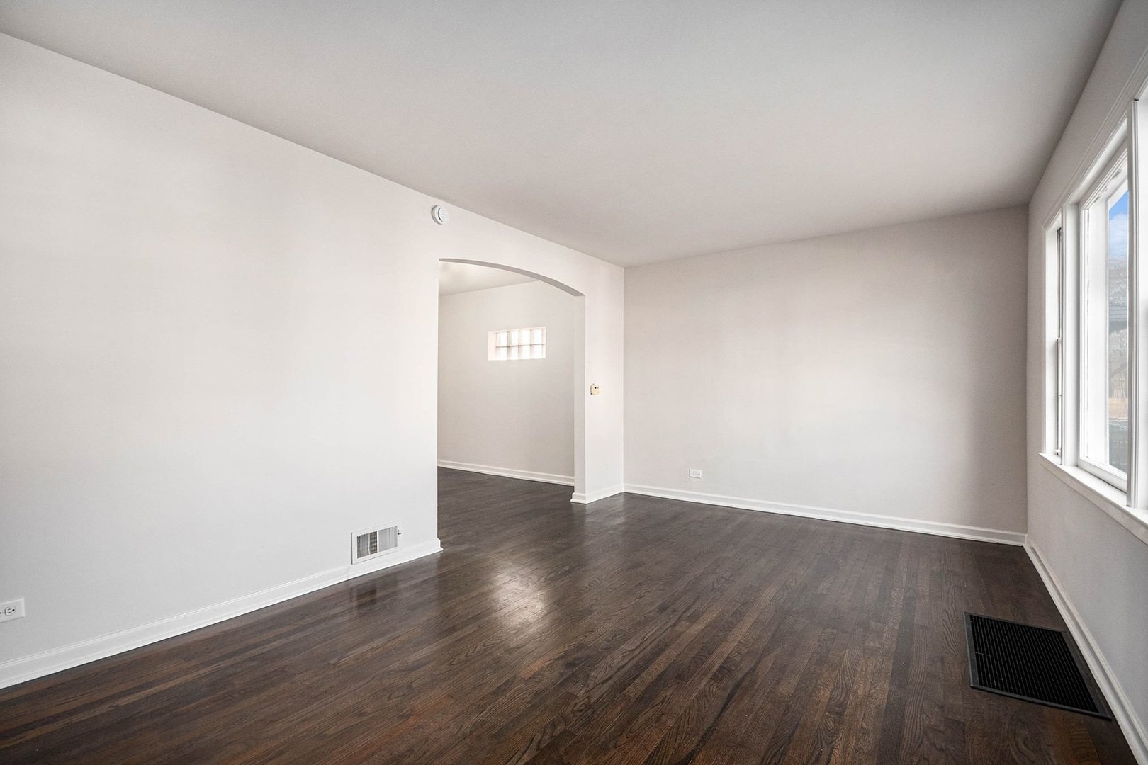 4142 N Pontiac Avenue