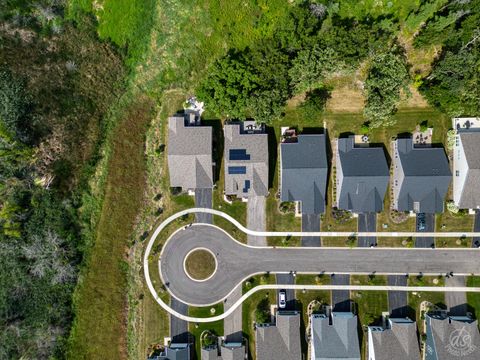 Tiny photo for 824 Spring Drive, Lindenhurst, IL 60046 (MLS # 12556700)