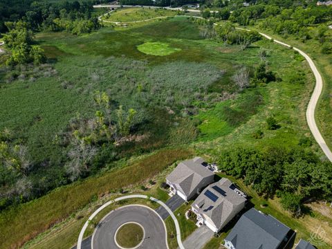 Tiny photo for 824 Spring Drive, Lindenhurst, IL 60046 (MLS # 12556700)