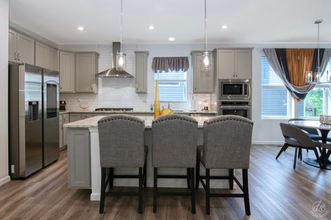 Tiny photo for 824 Spring Drive, Lindenhurst, IL 60046 (MLS # 12556700)