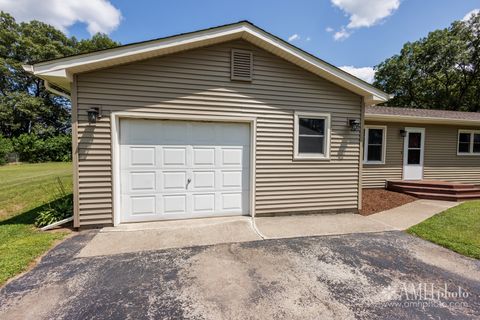Tiny photo for 1871 S Oaklawn Drive, St. Anne, IL 60964 (MLS # 12715522)