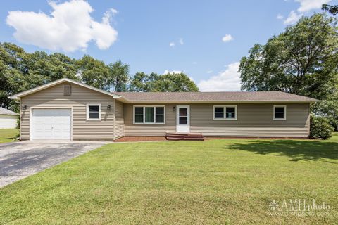 Photo of 1871 S Oaklawn Drive, St. Anne, IL 60964 (MLS # 12715522)
