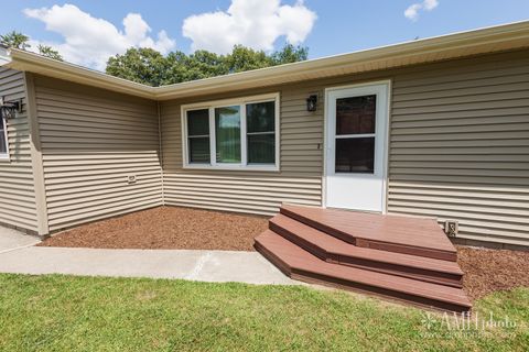 Tiny photo for 1871 S Oaklawn Drive, St. Anne, IL 60964 (MLS # 12715522)