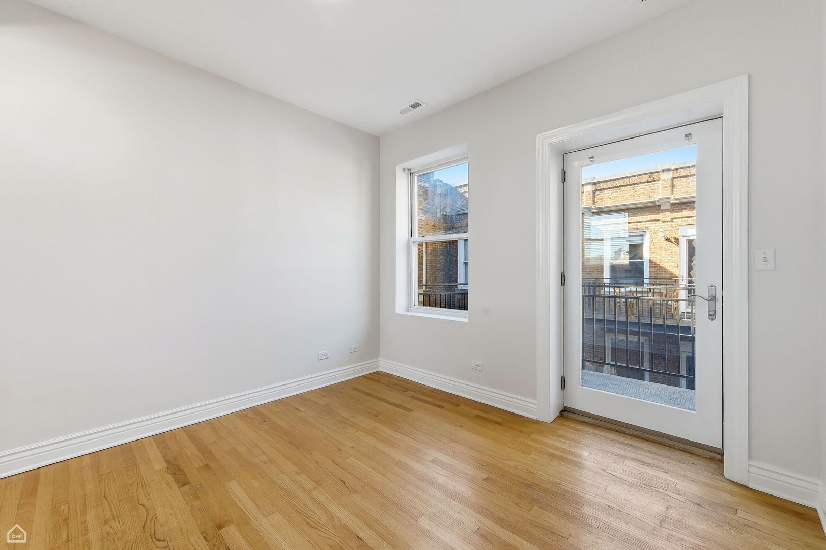 1443 W VICTORIA Street 3E