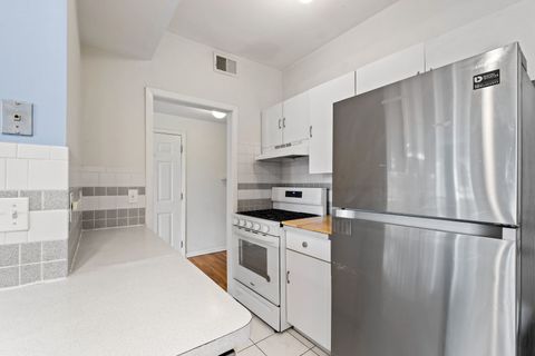 Tiny photo for 7631 N Bosworth Avenue #2S, Chicago, IL 60626 (MLS # 12569179)