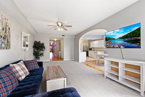 Tiny photo for 7631 N Bosworth Avenue #2S, Chicago, IL 60626 (MLS # 12569179)