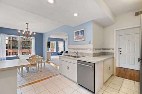 Tiny photo for 7631 N Bosworth Avenue #2S, Chicago, IL 60626 (MLS # 12569179)