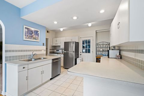 Tiny photo for 7631 N Bosworth Avenue #2S, Chicago, IL 60626 (MLS # 12569179)