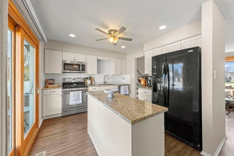 Tiny photo for 1551 Briarcliffe Boulevard, Wheaton, IL 60189 (MLS # 12588028)