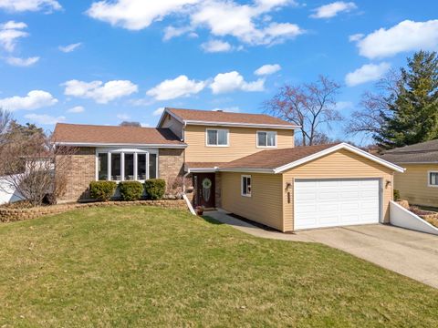 Tiny photo for 1551 Briarcliffe Boulevard, Wheaton, IL 60189 (MLS # 12588028)