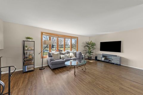 Tiny photo for 1551 Briarcliffe Boulevard, Wheaton, IL 60189 (MLS # 12588028)